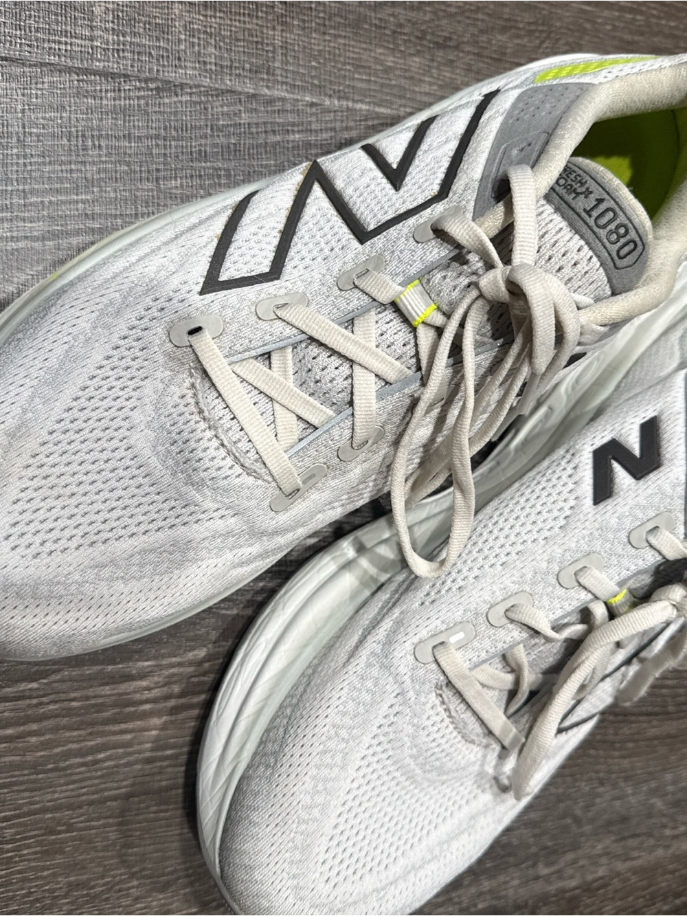 New Balance Men's White Athletic Running Shoes with Gray N Logos